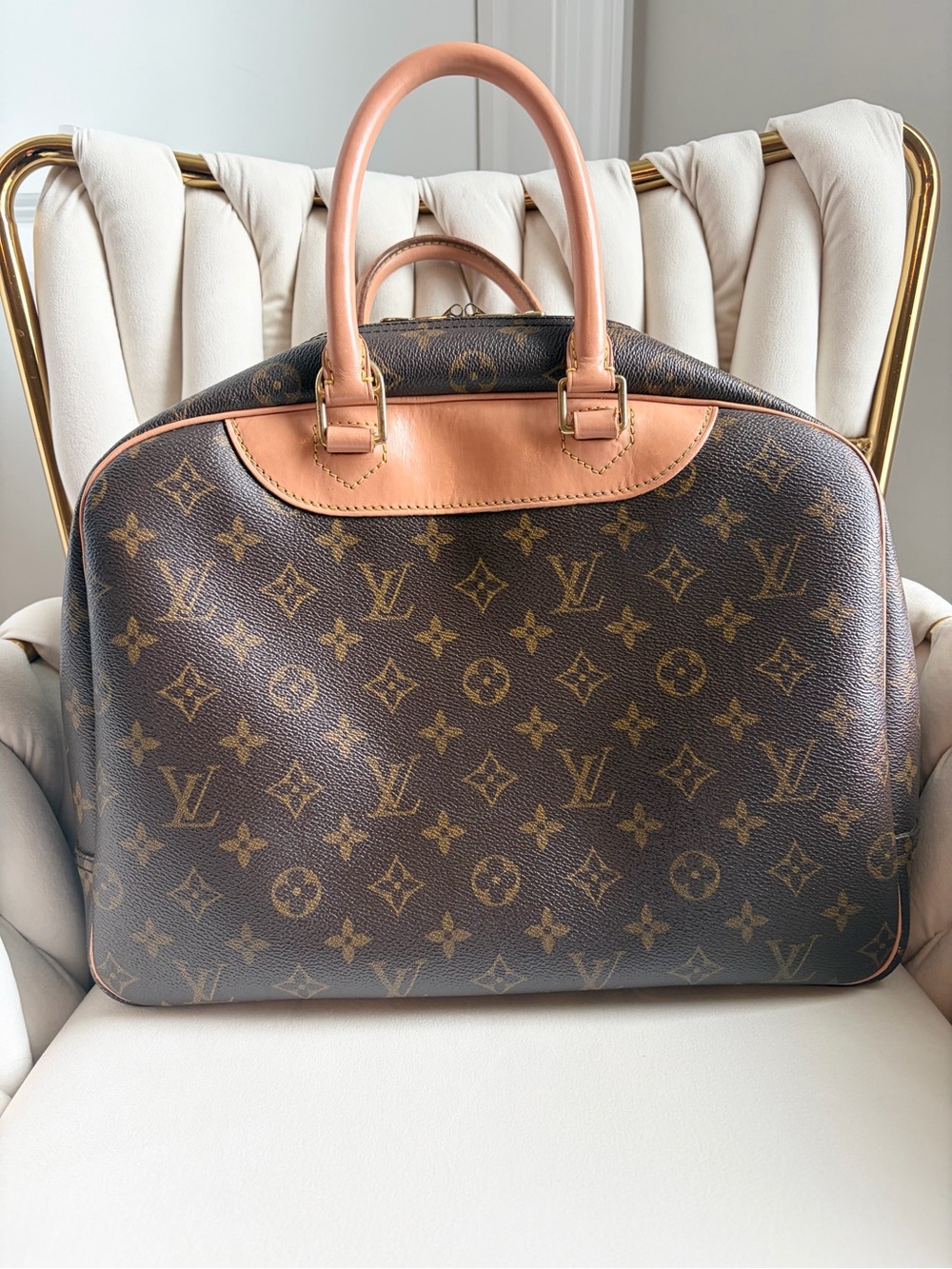 Louis Vuitton Deauville Monogram Bag - Picture 2 of 11